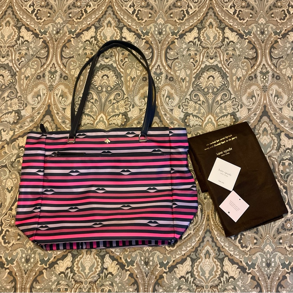 NWOT Kate Spade Jae Nylon Lip Print Large Tote WKRU6503